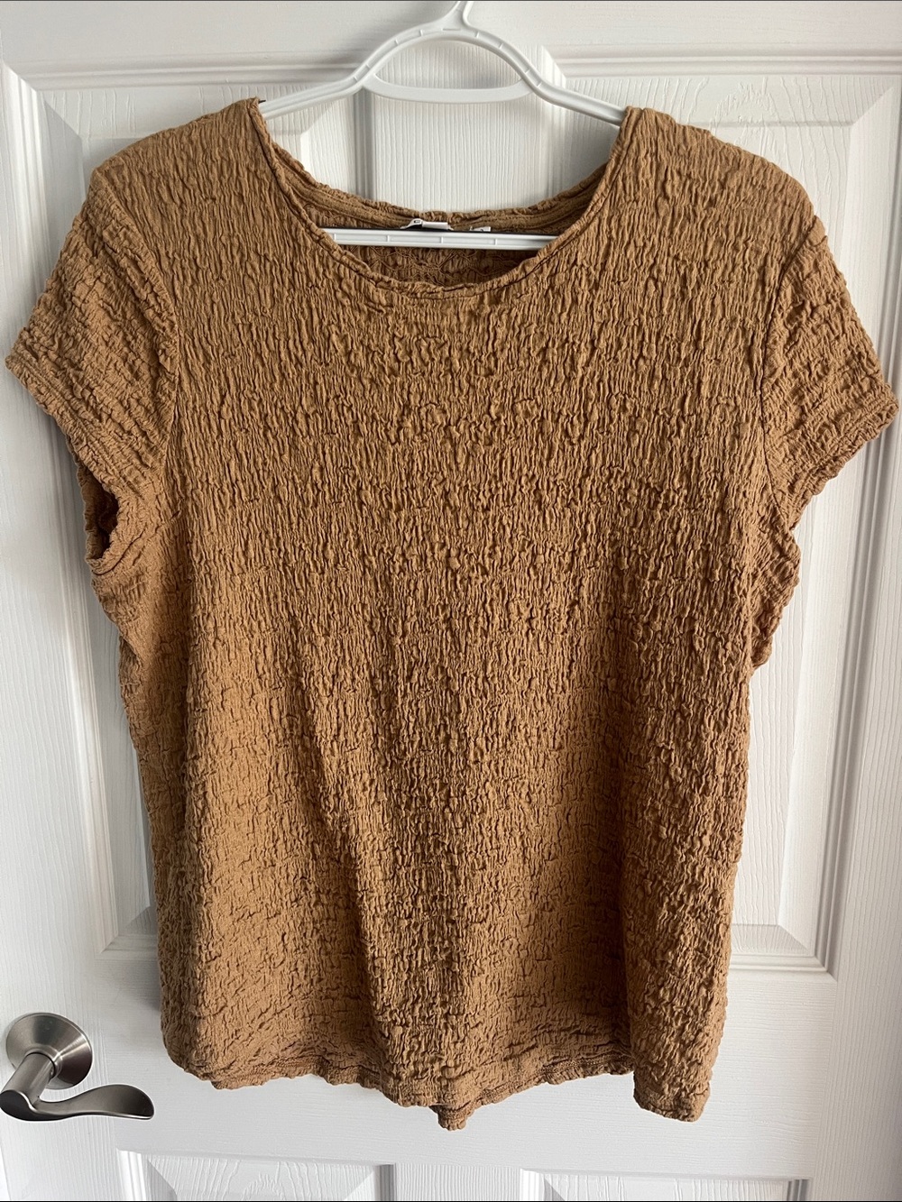 Chico's Crinkle Short Sleeve Tee in Caramel Brown
